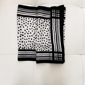 Vintage Oscar De La Renta| SCARF| BLK & WHITE
